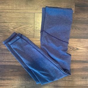 Maternity GapFit Full Panel Propel 7/8 Leggings in Eclipse Purple Striped